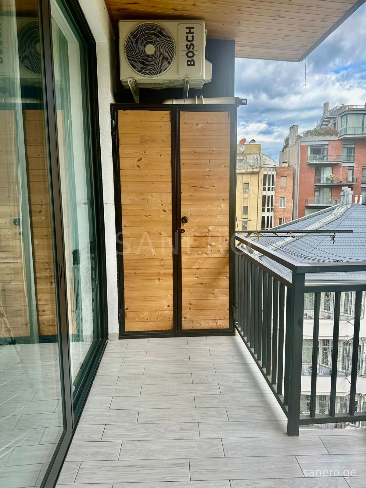Balcony utility area