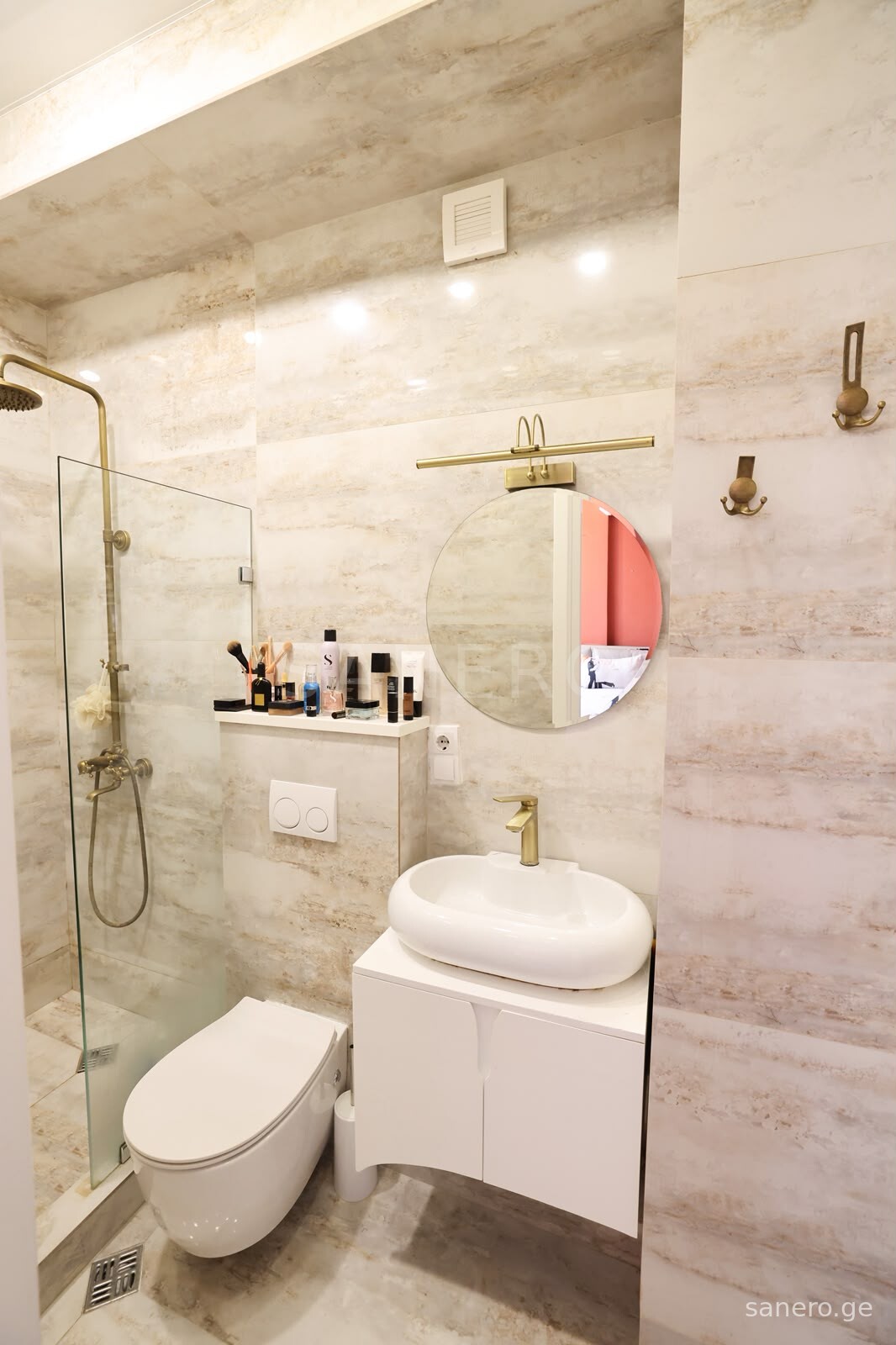 Main bathroom