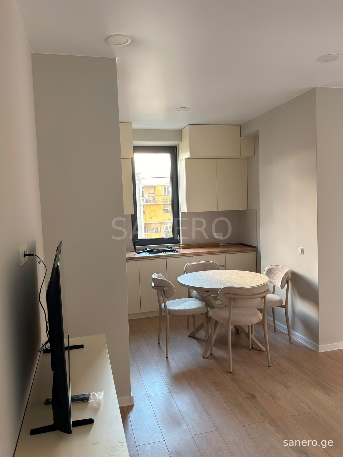 Kitchen and dining table