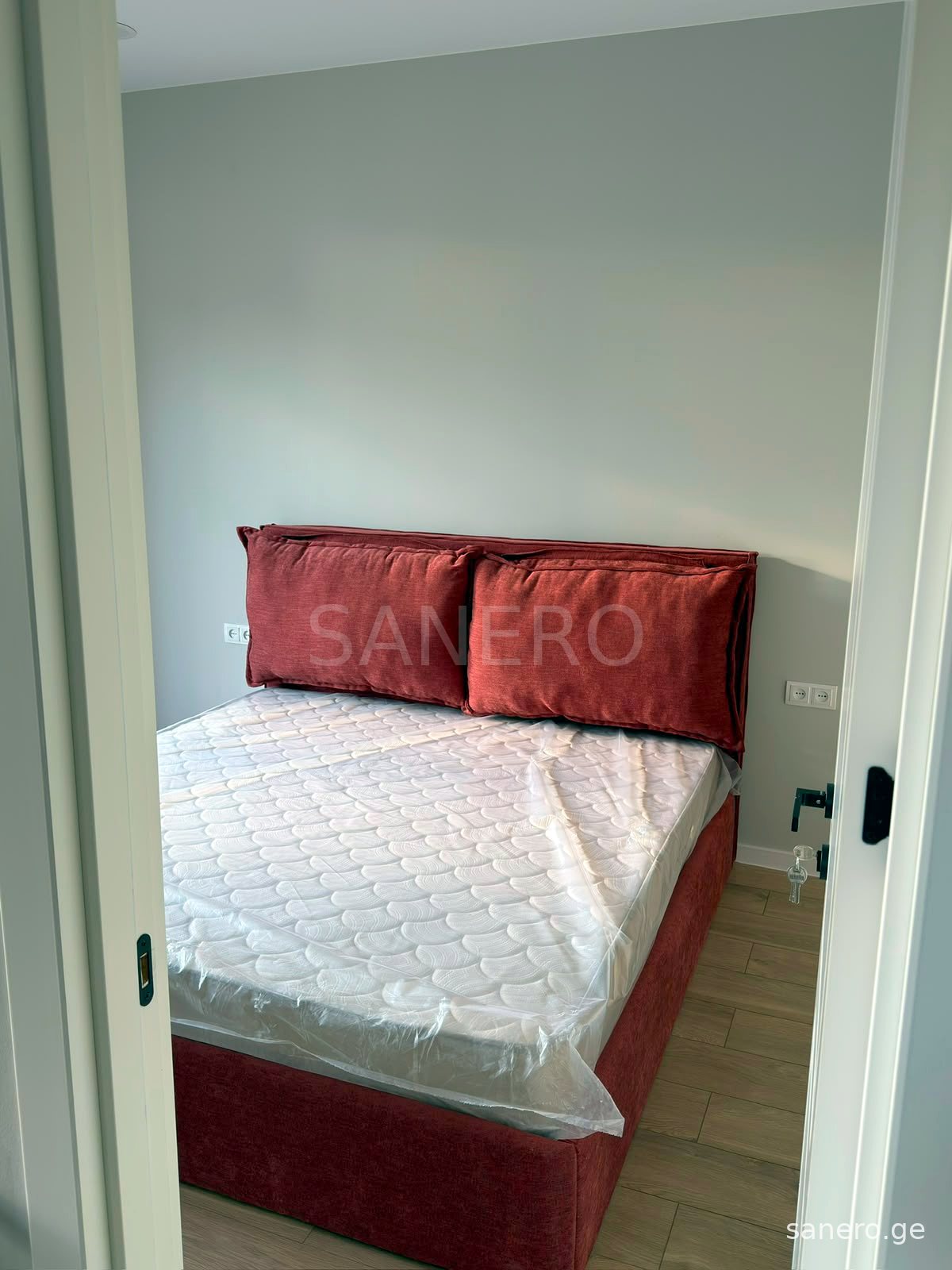 Bedroom, view from the doorway