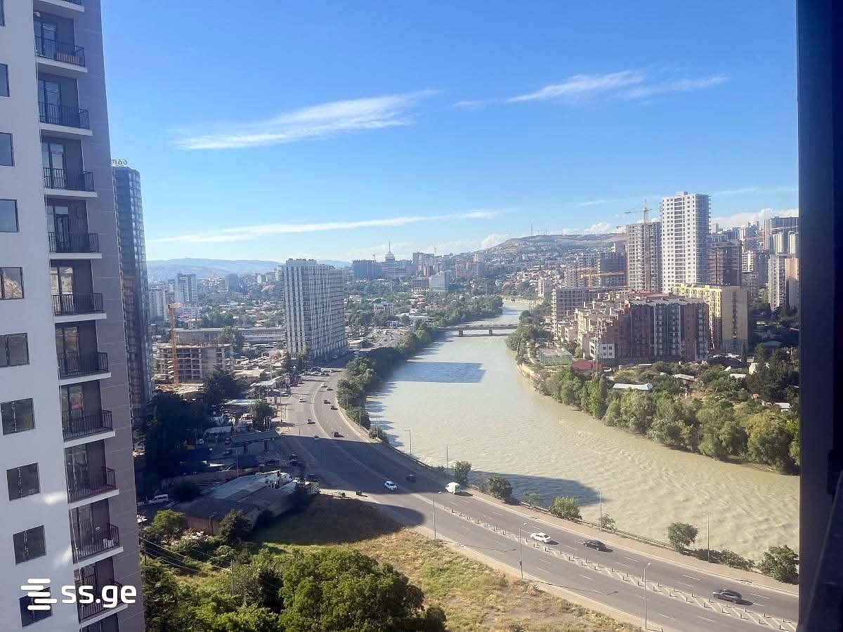 View from the apartment over the Mtkvari river