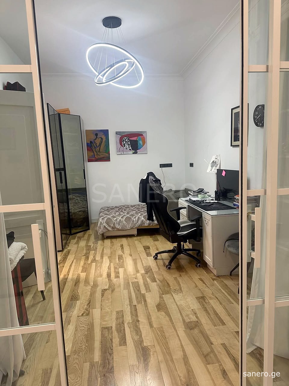 Second bedroom seen from the doorway